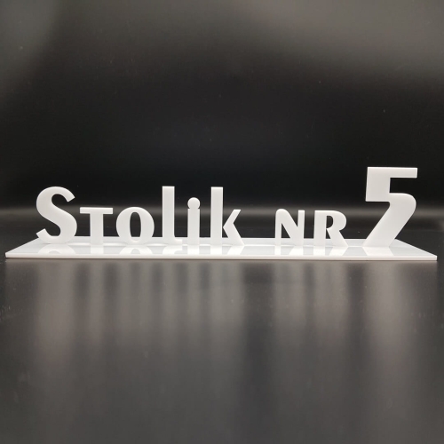 białe oznaczenia stołów.jpg