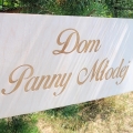 dom panny młodej drogowskaz.jpg