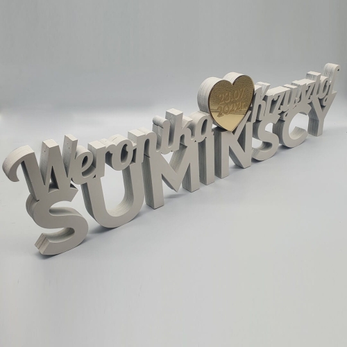 drewniany napis na stół pary młodej.jpg