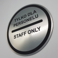 plakietka tylko dla personelu.jpg