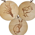 Drewniane medaliony wielkanocne – dekoracje wielkanocne