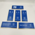 Zestaw personalizowanej numeracji pokoi wykonanej z laminatu i akrylu..jpg