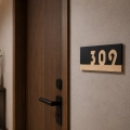 numeracja we wnętrzu hotelowym.jpg