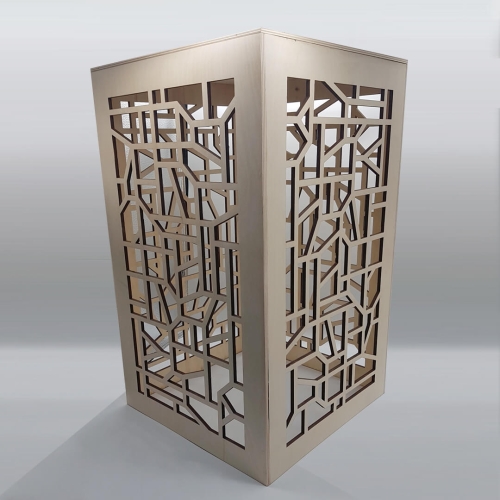 kawowy stolik ażurowy.jpg