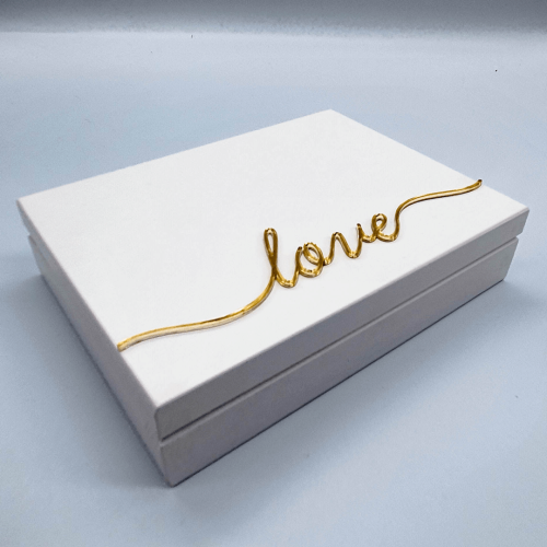 białe pudełko na obraczki drewniane.png