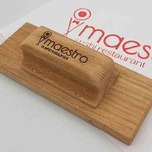 Dębowy stempel z logo firmy – pieczątka firmowa z grawerem