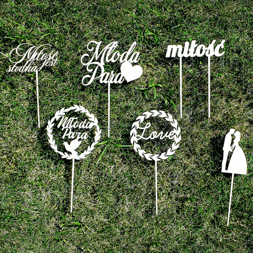 drewniane toppery na tort ślubny.png