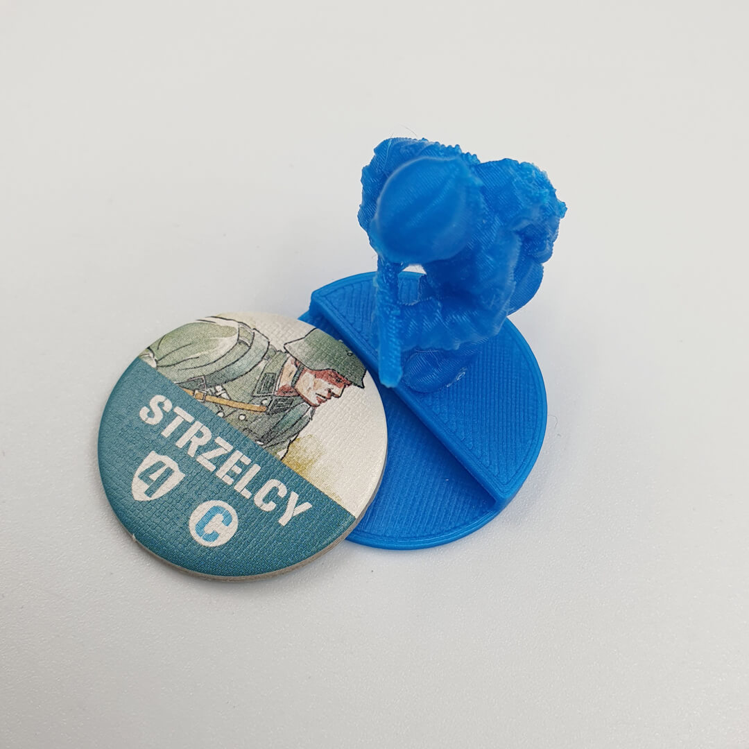 figurki z miejscem na żetony do gry nieustraszeni