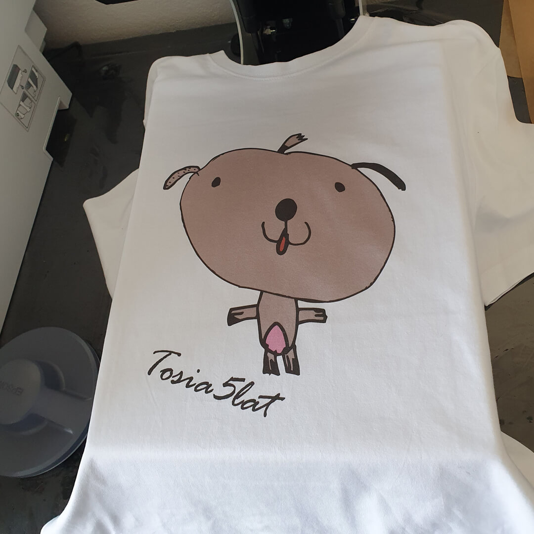 gotowa koszulka z rysunkiem Twojego dziecka